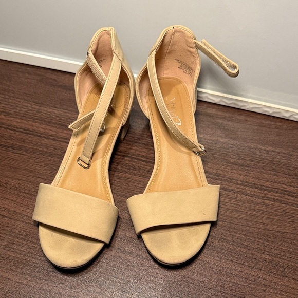 Chic Tan Ankle Strap Heels - Picture 4 of 5